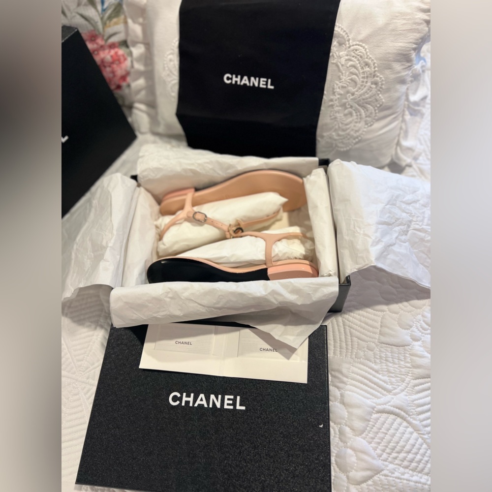 Chanel Pink blush T Sandals NWT Luxury Elegant Comfort.With blush, black silver - Picture 5 of 17